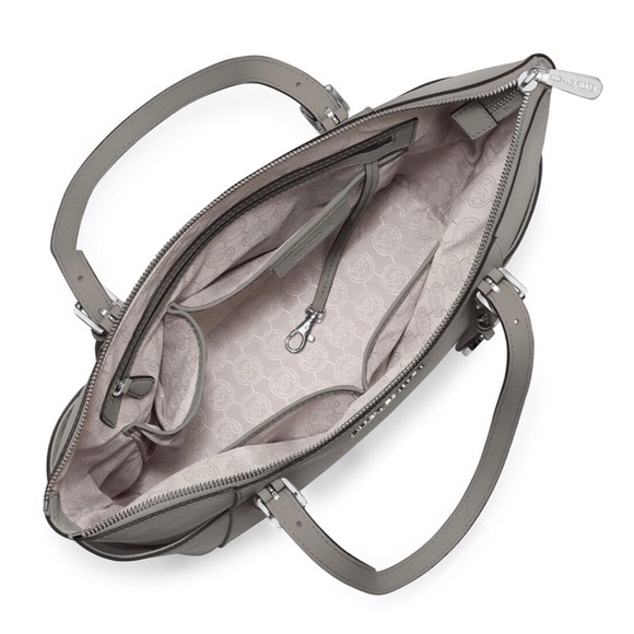 Jet Set Leather Tote - Picture 3 of 16